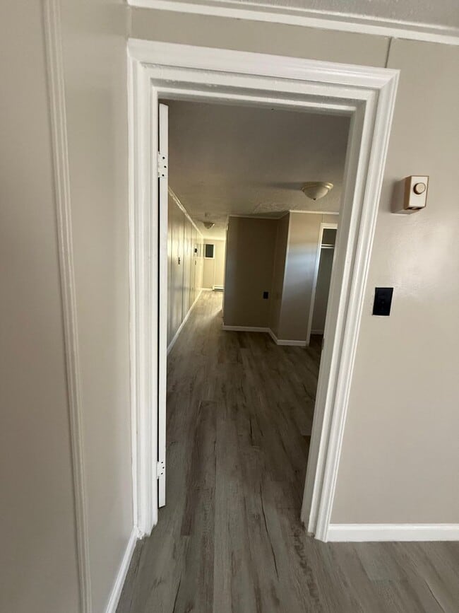 Building Photo - 413 Cohen St