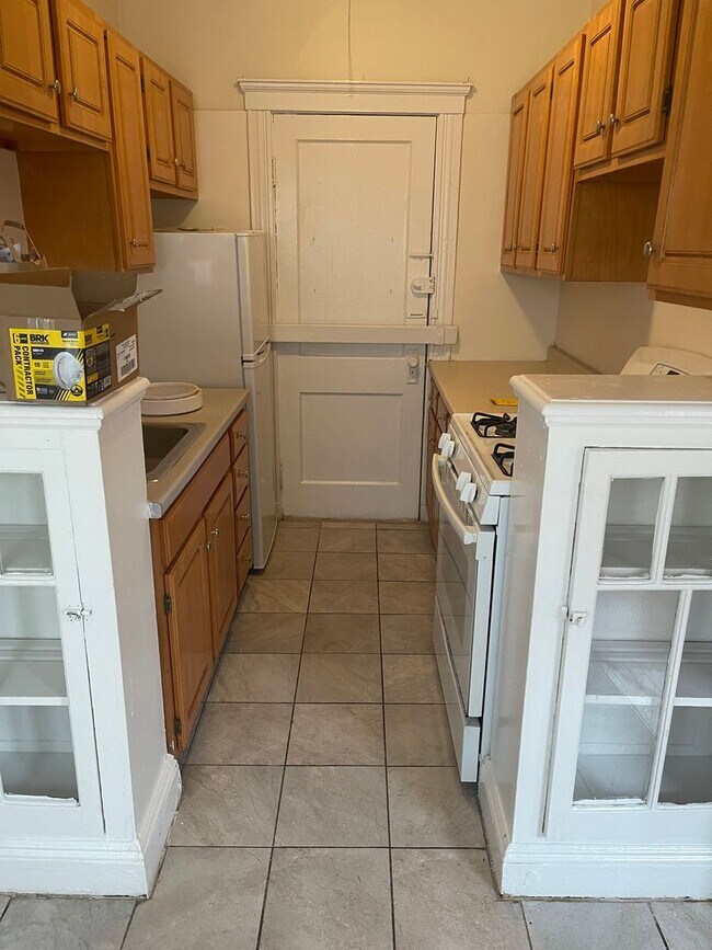 Photo - Renovated Sunny large  1 bed next to Train  Rent Heat HW INC   NO FEE Apartment
