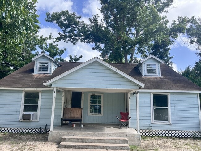 Building Photo - 2006 Grace St Building Photo - 2006 Grace St