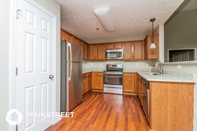 Foto del edificio - 5031 Deer Creek Ct