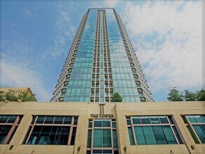 Building Photo - 500 Throckmorton St