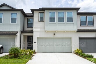Building Photo - 700 Benoi Dr
