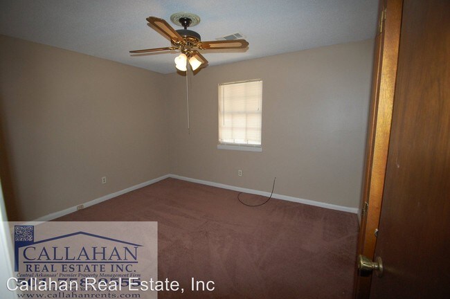 Foto del edificio - 8307 Woodview Dr E