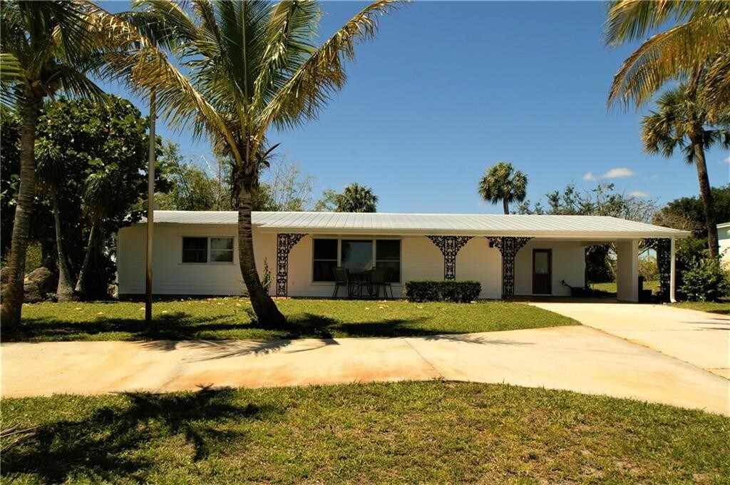 3576 NE Skyline Dr, Jensen Beach, FL 34957