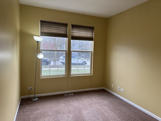 Building Photo - 560 Woods Creek Ln