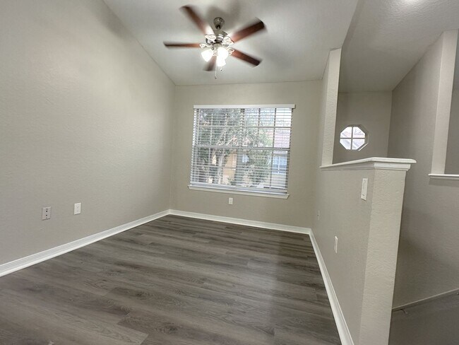 Building Photo - Crescent Place - 11-206