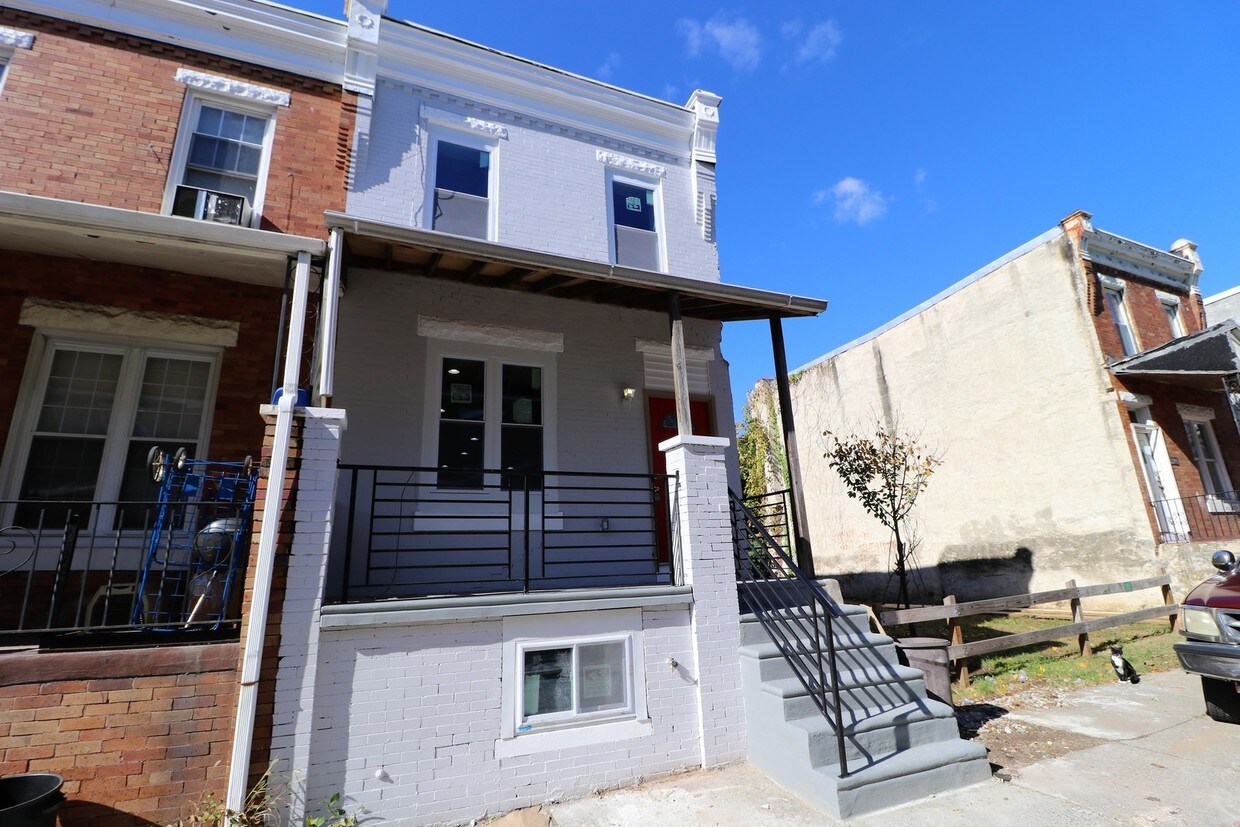 Primary Photo - 1508 N Myrtlewood St