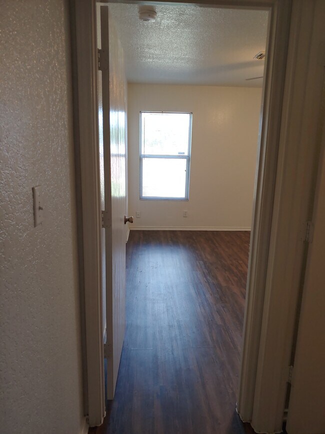 Master bedroom. 13.5ft x 13.5ft. - 3551 Heather Meadow