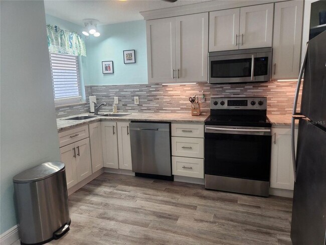 Foto del edificio - 1008 Apollo Beach Blvd