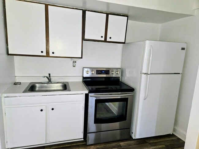 Building Photo - 6107 Old Bethlehem Pike