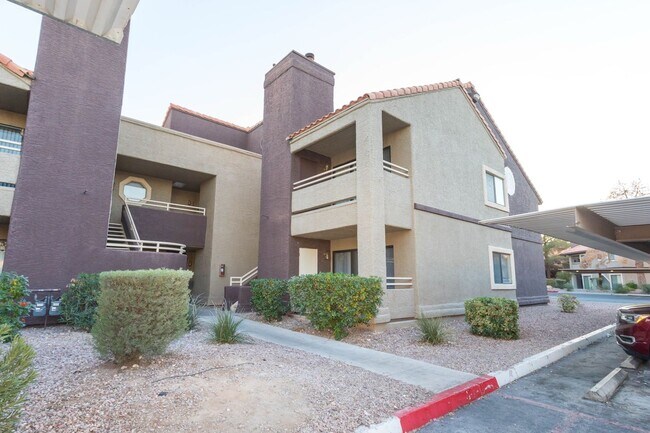 Building Photo - Large One Bedroom Condo at Vizcaya