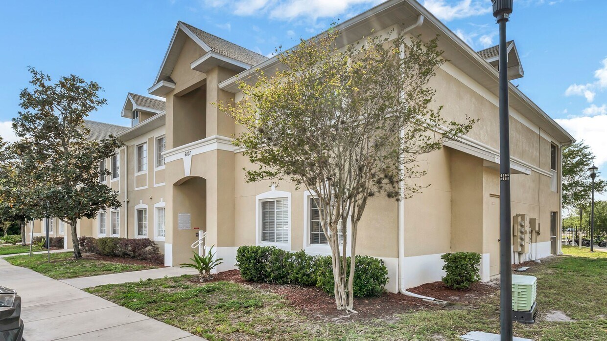Primary Photo - 3 bedroom 2 bath Riverview Condo