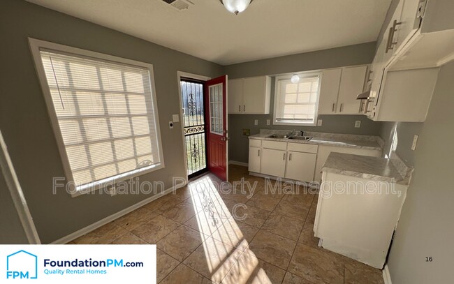 Building Photo - 4087 Maumee St