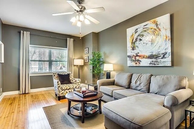 Foto del edificio - 2119 W Fletcher St