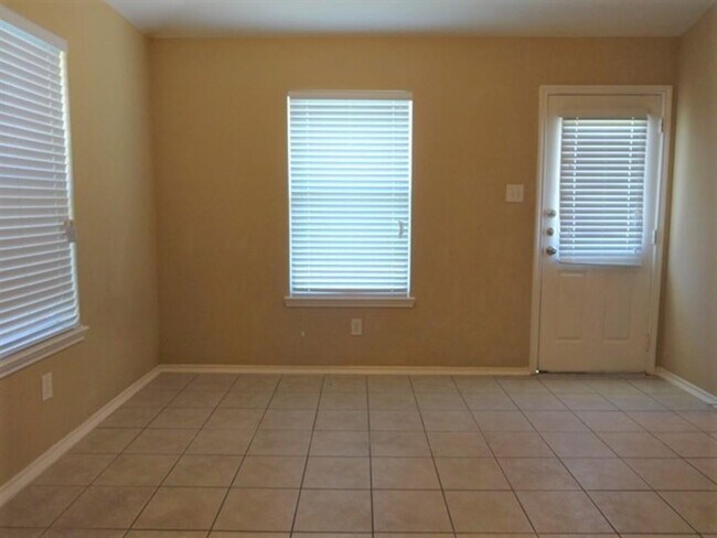 Building Photo - 6634 Stonecross Creek Ln