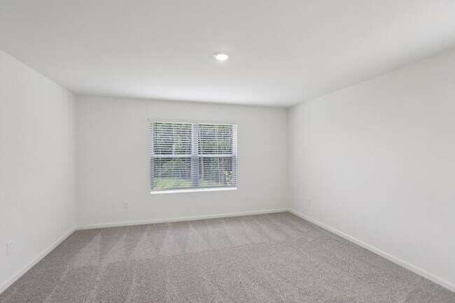 Building Photo - Fantastic 3bd/2.5ba home! Coming soon!