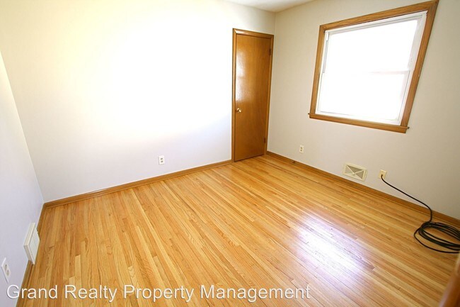 Foto del edificio - 1837-1839 Hayes St NE