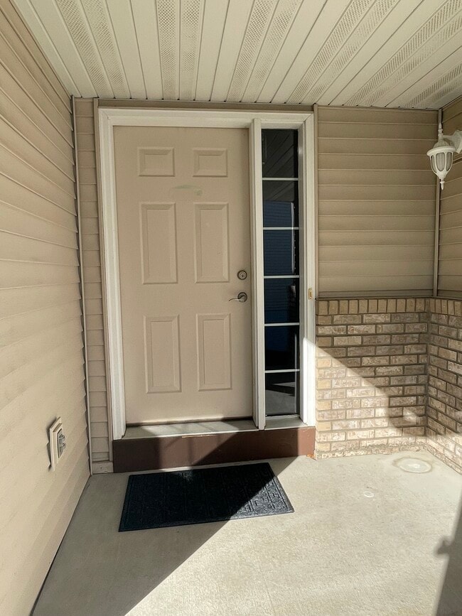 Entry way - 1645 Lakeridge Way