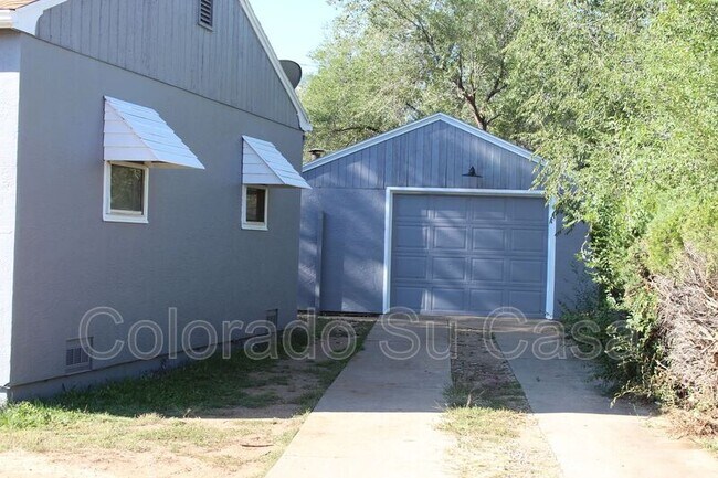 Building Photo - 525 Lynn Ave