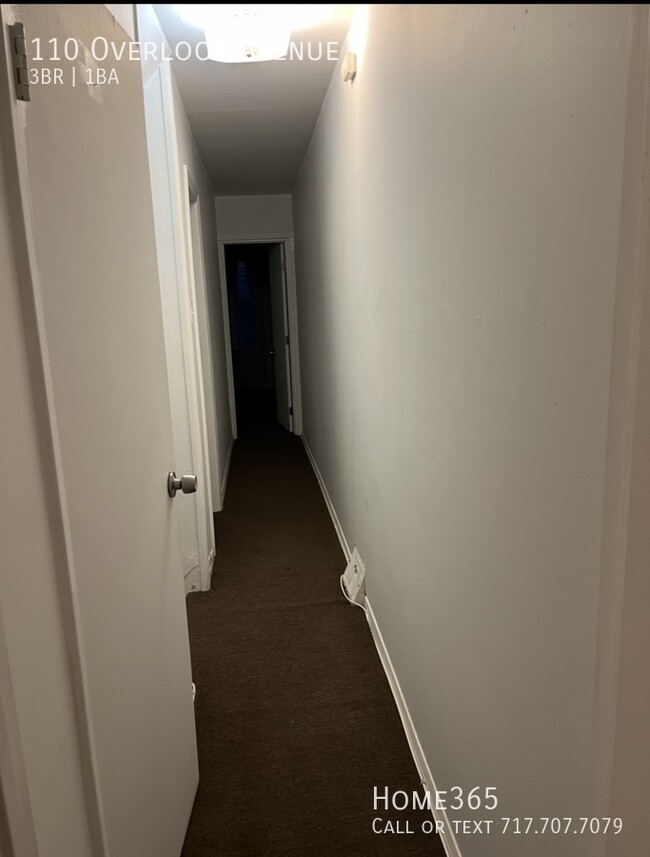 Building Photo - 3 Bedroom, 1 Bath Townhome