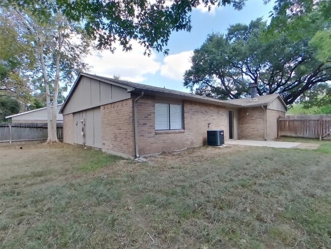 Foto del edificio - 22703 Post Gate Dr