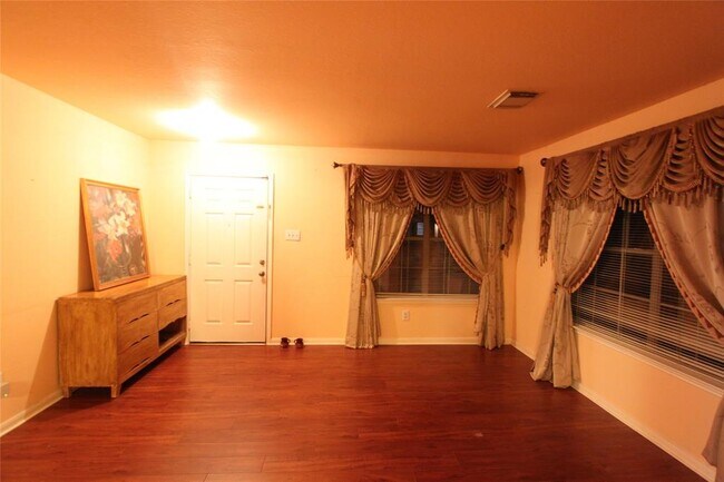 Building Photo - 8426 Brickhaven Ln