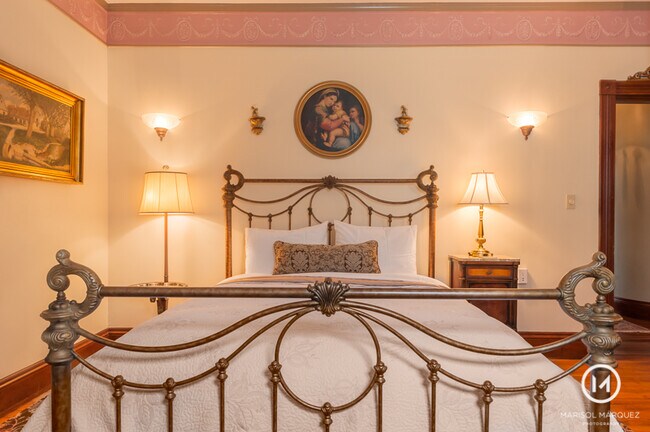 Bed 1 - 2 Marbury Ter