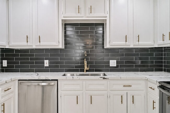 Foto del edificio - 611 Munger St