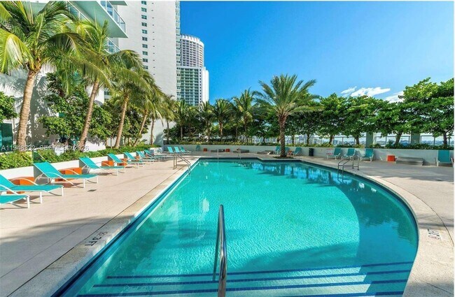 Foto del edificio - 1900 N Bayshore Dr