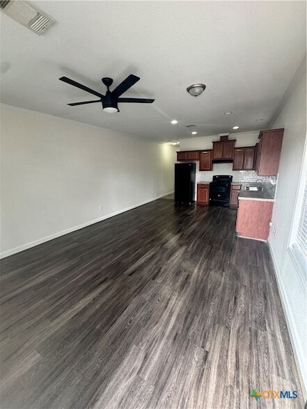 Building Photo - 203 Palmwood Dr