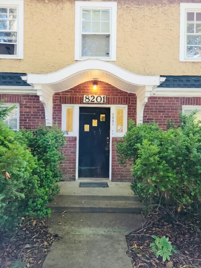 Foto del edificio - 8201 Greenwood Ave