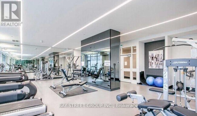 Photo du bâtiment - 50 Forest Manor Rd