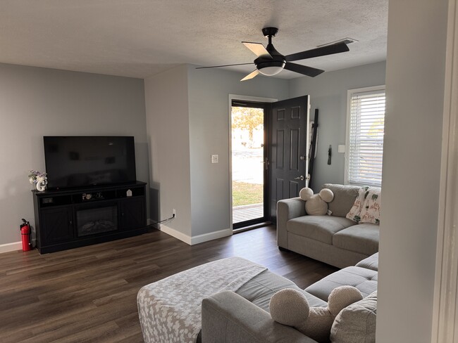 Building Photo - 135 Albany St