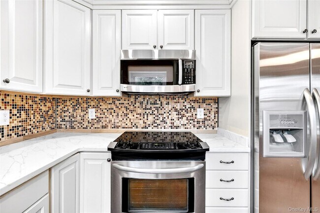 Foto del edificio - 972 Sierra Vista Ln