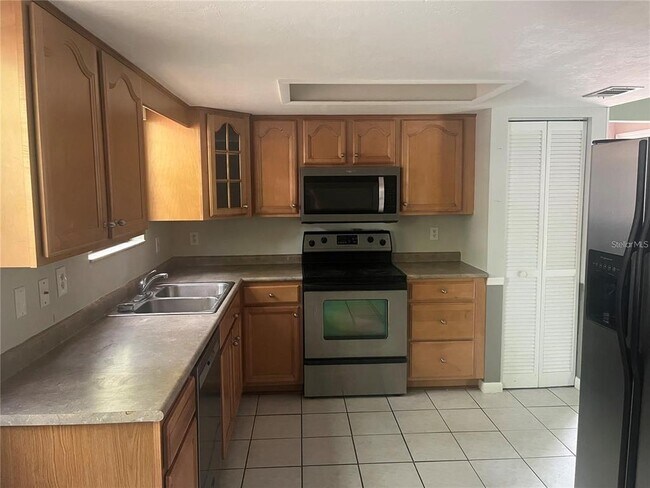 Foto del edificio - 2024 SW 73rd Terrace