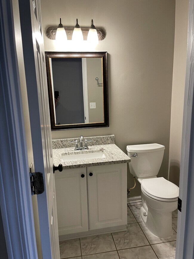 Foto del edificio - 3790 Oak Park Dr