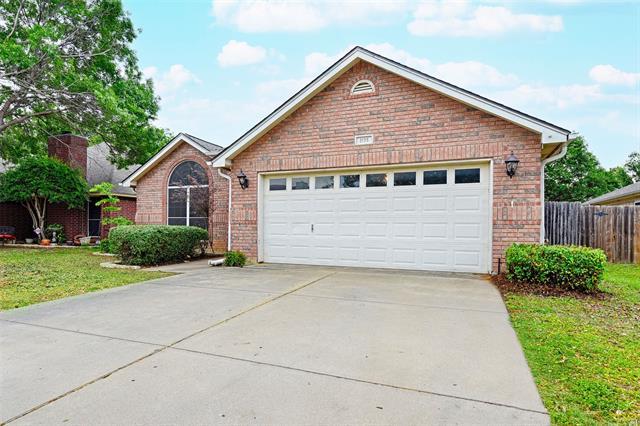 Building Photo - 2135 Ridgecliff Dr