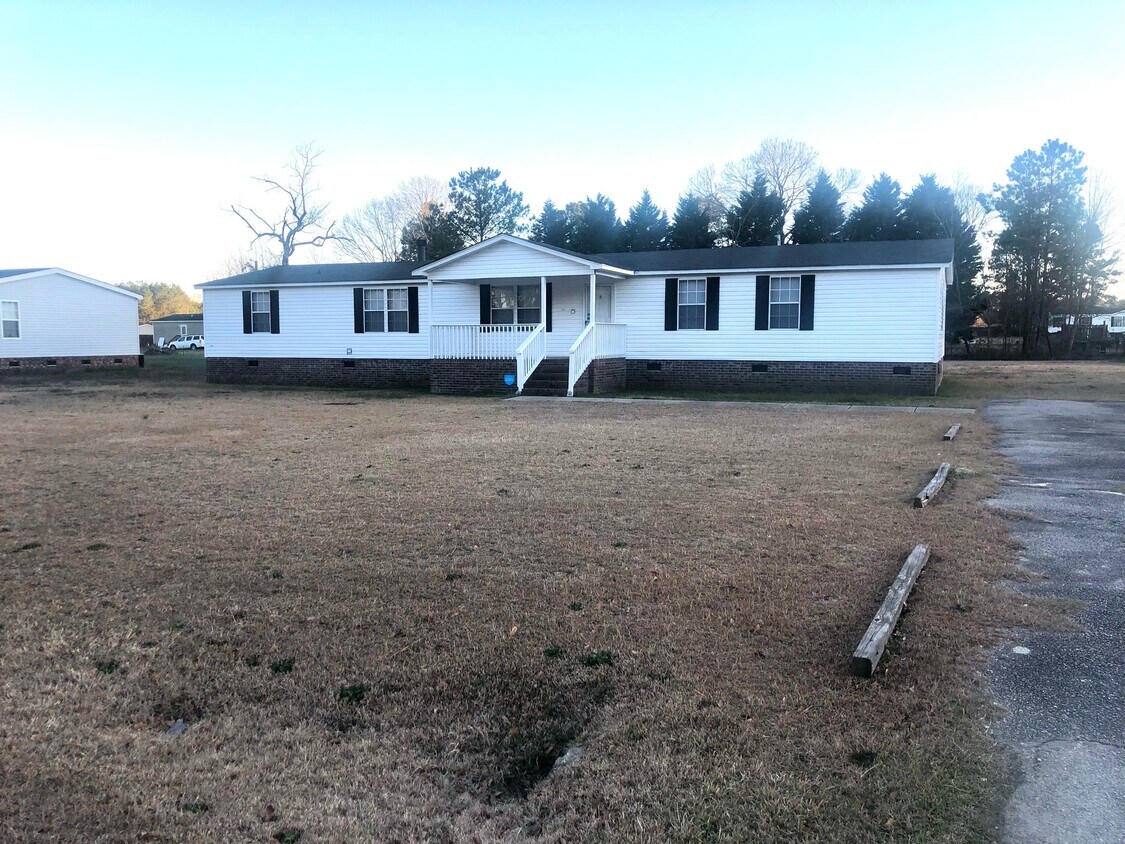 6215 Twiggs Ct, Hope Mills, NC 28348 House Rental in Hope Mills, NC