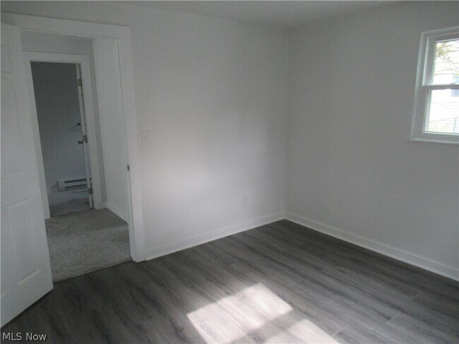 Foto del edificio - 173 Forest Blvd