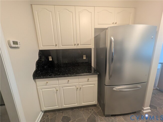 Foto del edificio - 301 Beacon Ridge Dr