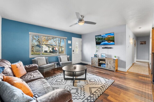 Building Photo - 6029 Iris Way