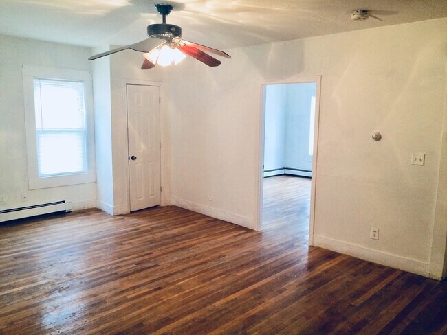 Building Photo - 8 Grant St