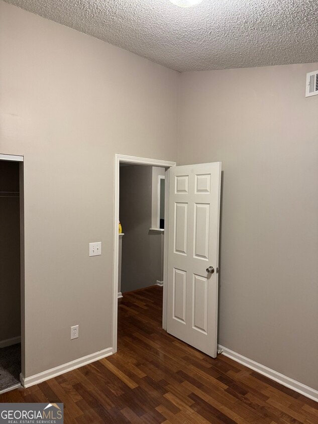 Building Photo - 449 Kara Ln