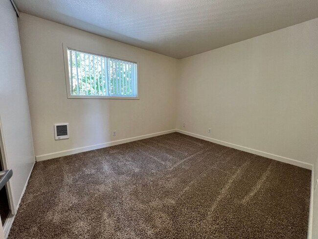Foto del edificio - 8585 SW Canyon Ln