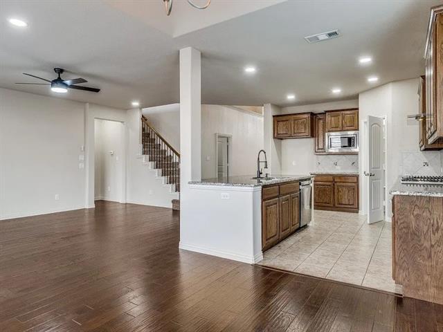 Foto del edificio - 911 Melshire Dr