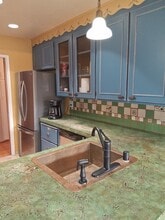 Building Photo - 491 Carnation Ave