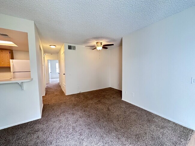 Foto del edificio - Bright and functional 2-bedroom, 2-bath Condo