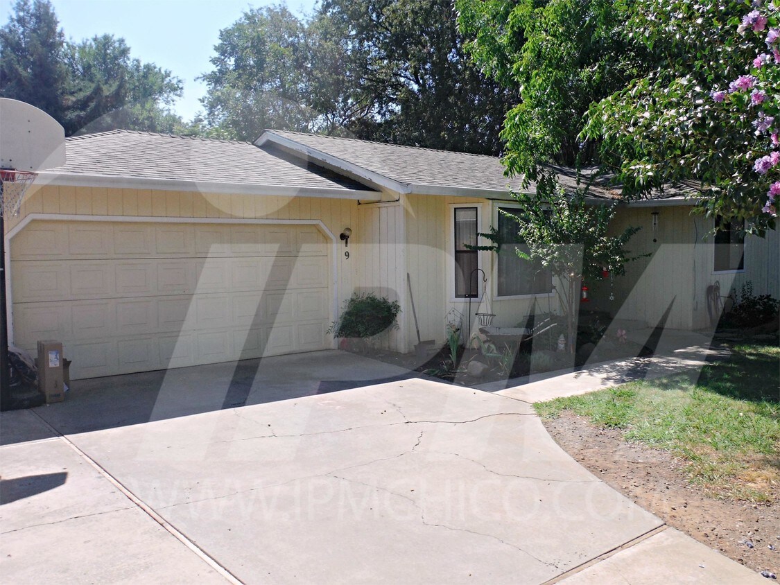 Foto principal - 9 Hillary Ln