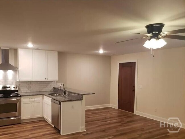 Foto del edificio - 215 E Gwinnett St