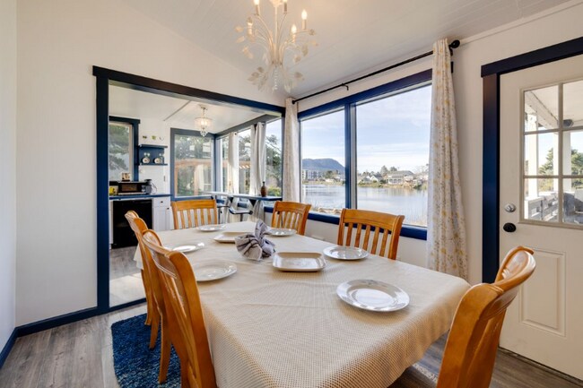 Foto del edificio - 400 S Holladay Dr